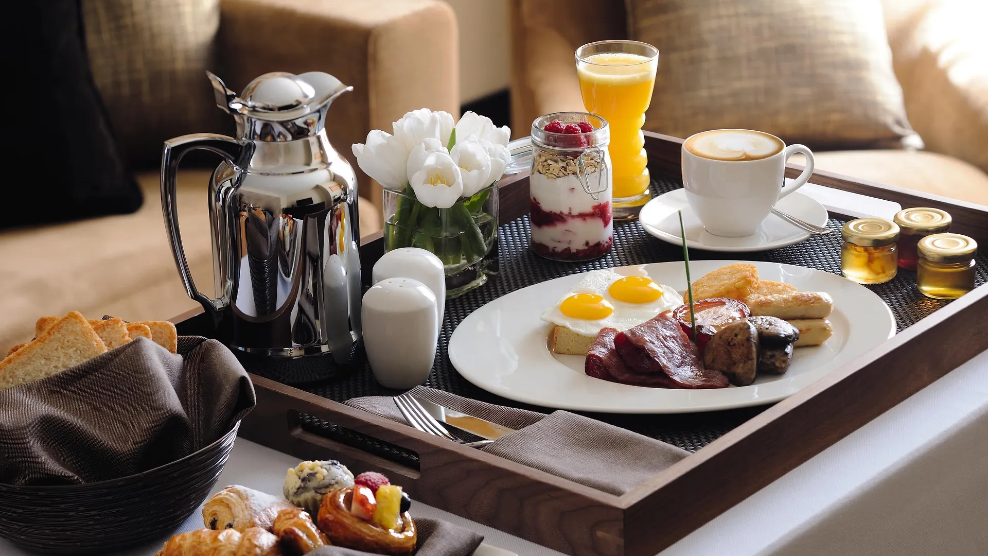 Moevenpick Hotel Jumeirah Lakes Towers Dubai