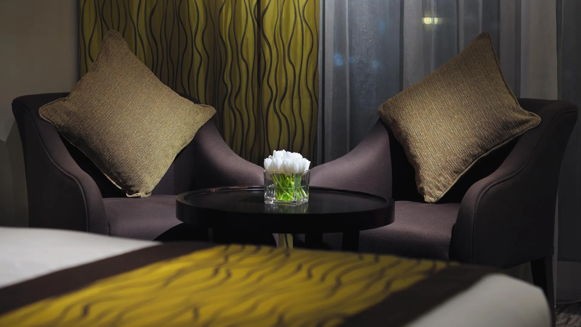 Moevenpick Hotel Jumeirah Lakes Towers Дубай