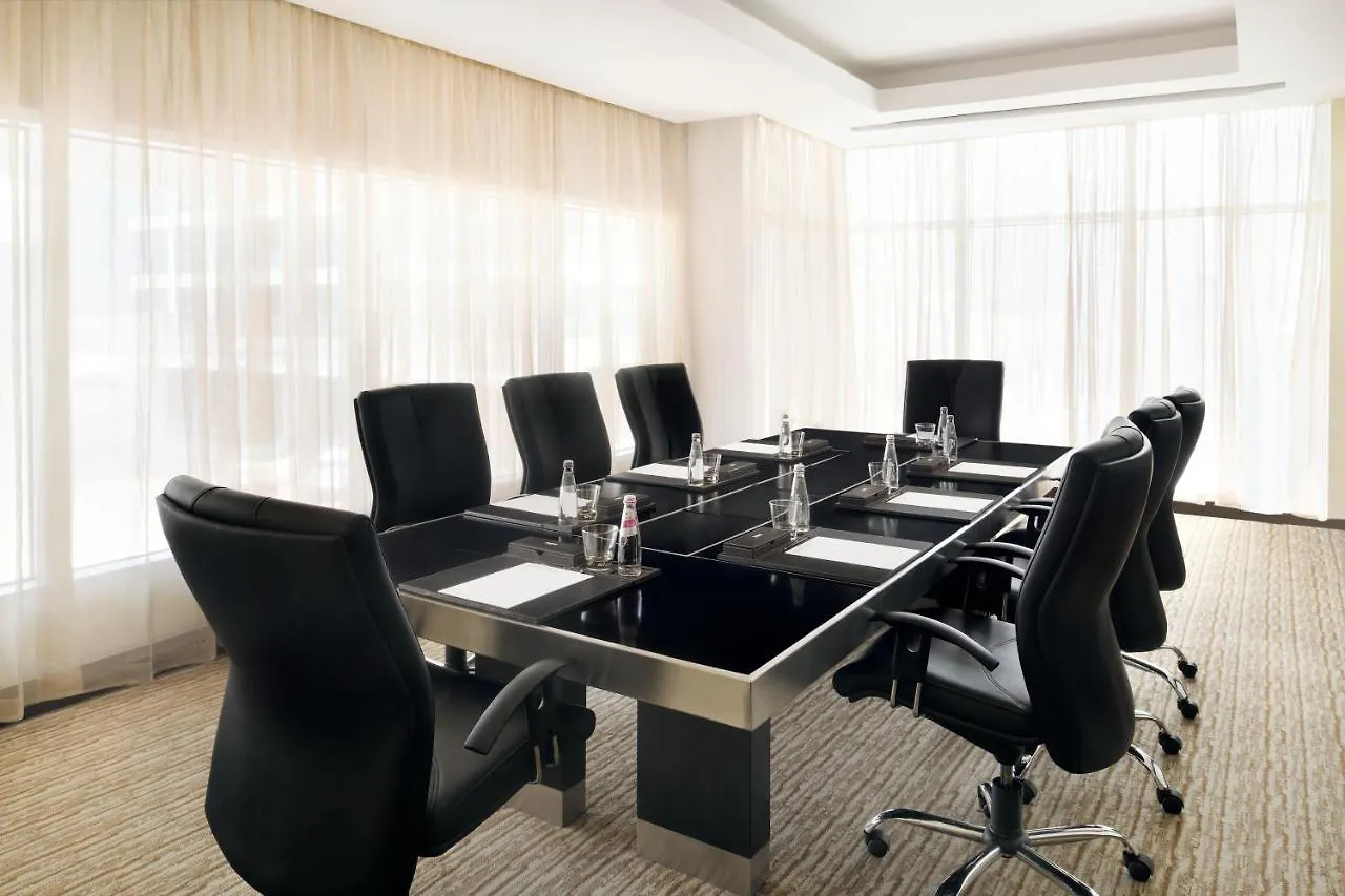 Moevenpick Hotel Jumeirah Lakes Towers Дубай ОАЭ