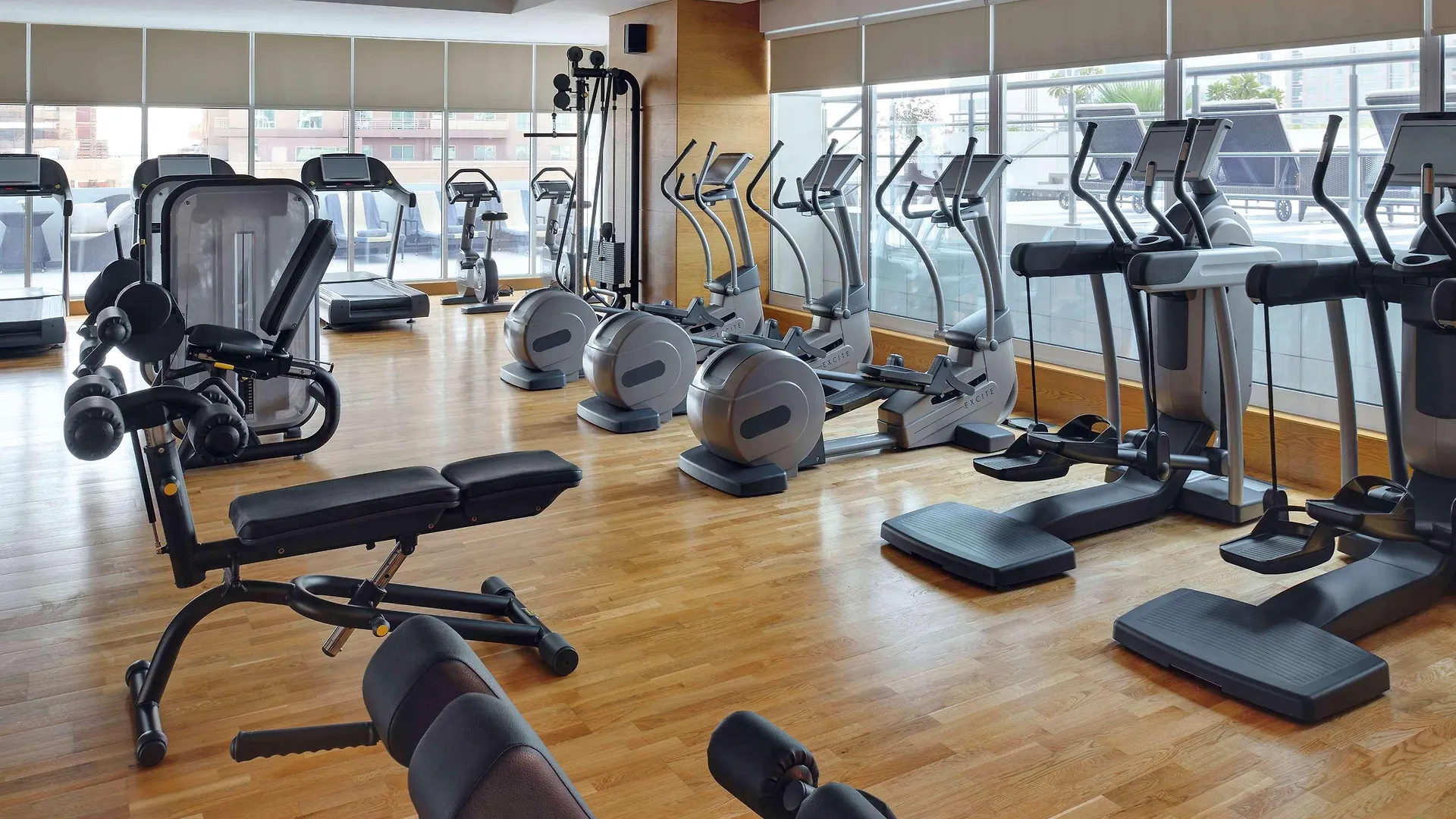 Moevenpick Hotel Jumeirah Lakes Towers דובאי