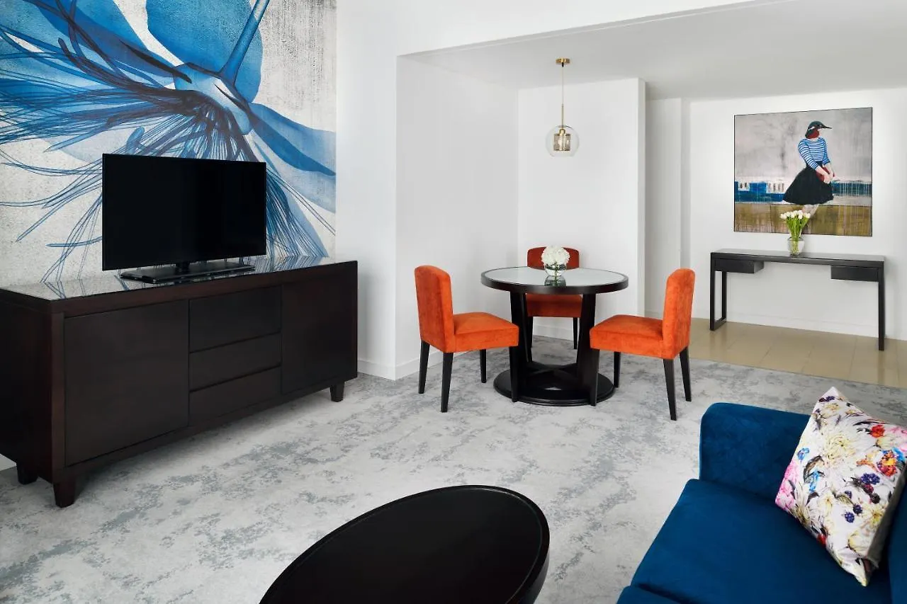 Moevenpick Hotel Jumeirah Lakes Towers דובאי 5*,
