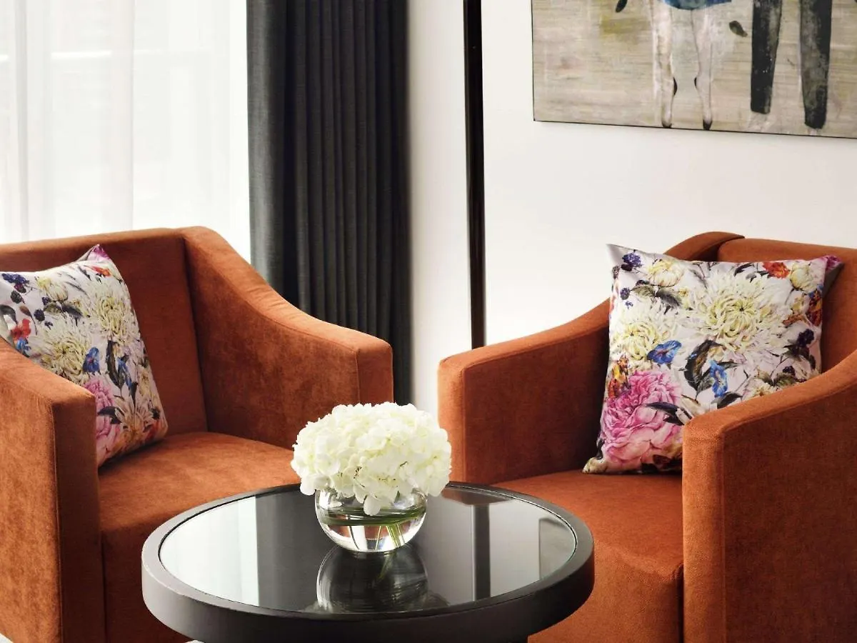 Moevenpick Hotel Jumeirah Lakes Towers Dubai 5*,